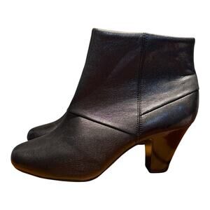 CLARKS Bendables Women's 9W Black Ankle Leather Boots Cone Heel Zip Up READ